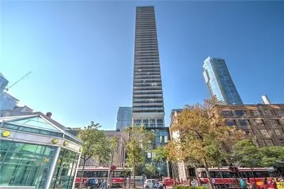 224 W King Street W 3206, Toronto C01, On M5h 0a6