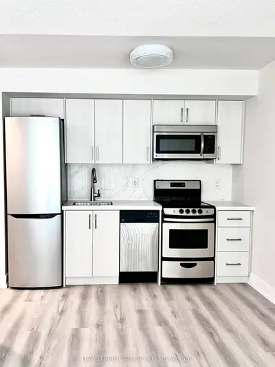 36 Lisgar Street 708e, Toronto C01, On M6j 0c7