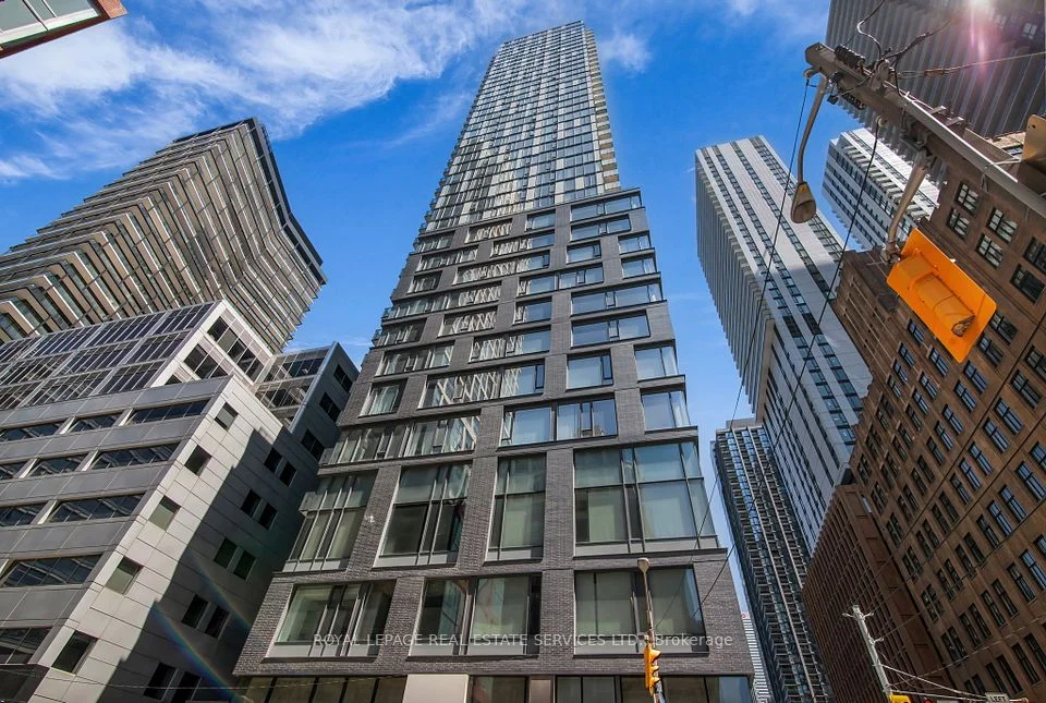 101 Peter Street 2806, Toronto C01, On M5v 2g9