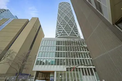 230 Simcoe Street 2915, Toronto C01, On M5t 0g7