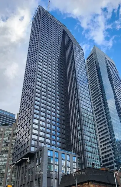 8 Wellesley Street W 2906, Toronto C01, On M4y 0j5