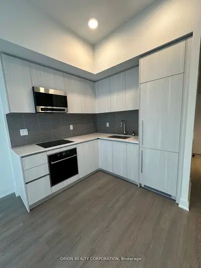 8 Cumberland Street 2705, Toronto C02, On M4w 0b6