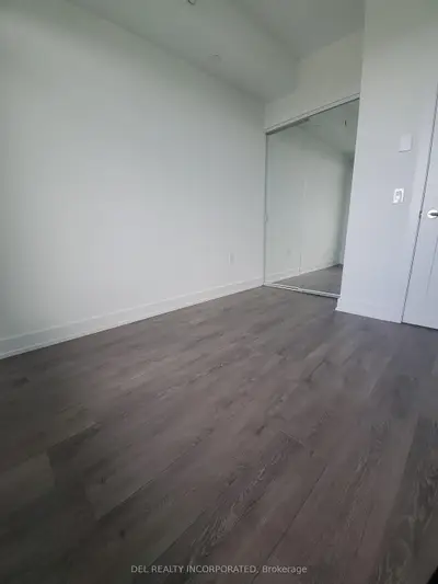 585 Bloor Street E 517, Toronto C08, On M4w 0b2