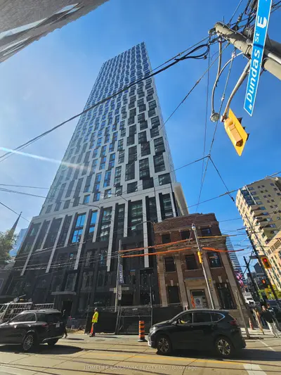 252 Church Street 1912, Toronto C08, On M5b 1z2
