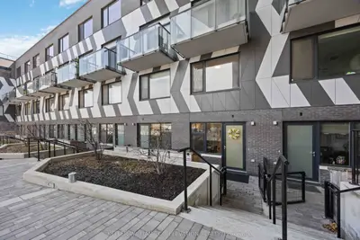 138 Saint Helens Avenue 113, Toronto C01, On M6h 0b8