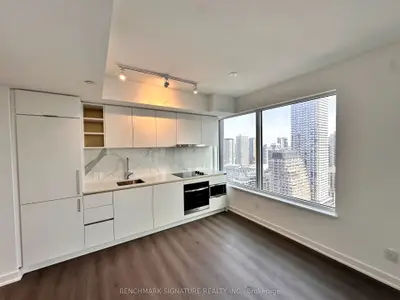 8 Wellesley Street W 3515, Toronto C01, On M4y 0j5