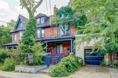 21 Wells Street Basement, Toronto C02, On M5r 1n9