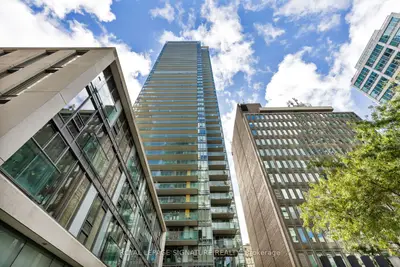 33 Lombard Street 2006, Toronto C08, On M5c 3h8