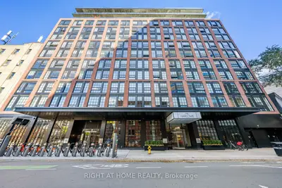 Condo Apartment in Toronto