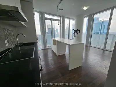 100 Harbour Street 5904, Toronto C01, On M5j 2t5