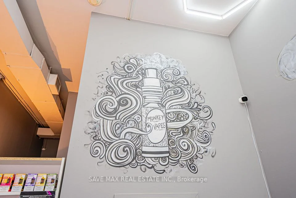 1194 Queen Street, Toronto C01, ON M6J 1J6