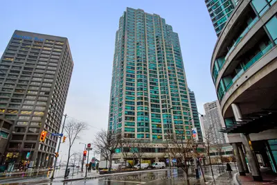 10 Yonge Street 1001, Toronto C01, On M5e 1r4