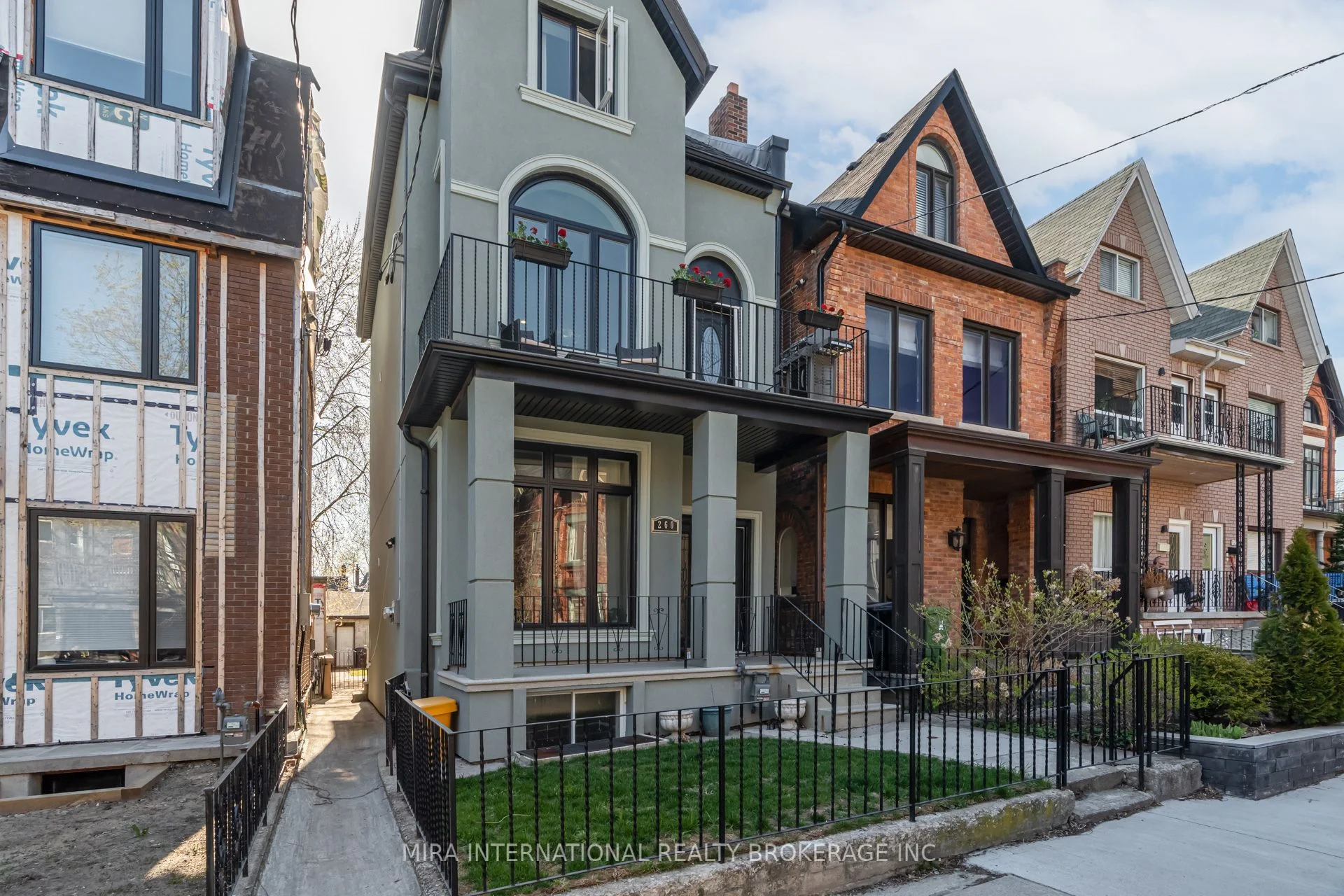260 Lisgar Street M1, Toronto C01, ON M6J 3G7