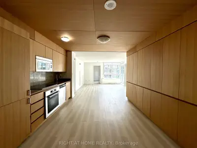 10 Capreol Court 728, Toronto C01, On M5v 4b3