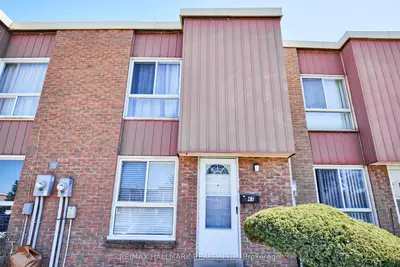 Condo Townhouse in Toronto