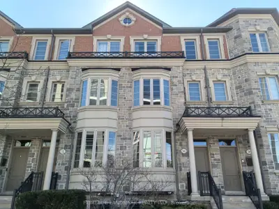 Att/Row/Townhouse in Toronto