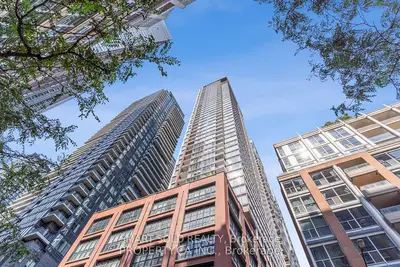 55 Mercer Street 3302, Toronto C01, On M5v 3w2