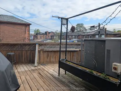 Upper Level in Toronto