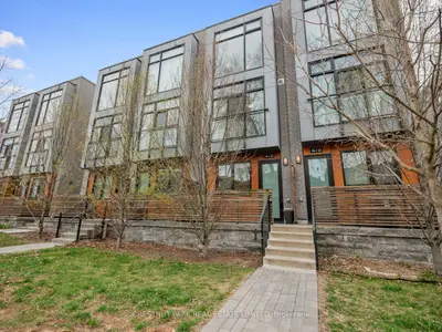 Att/Row/Townhouse in Toronto