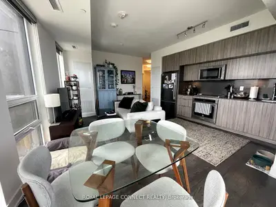 80 Vanauley Street 1105, Toronto C01, On M5t 0c9