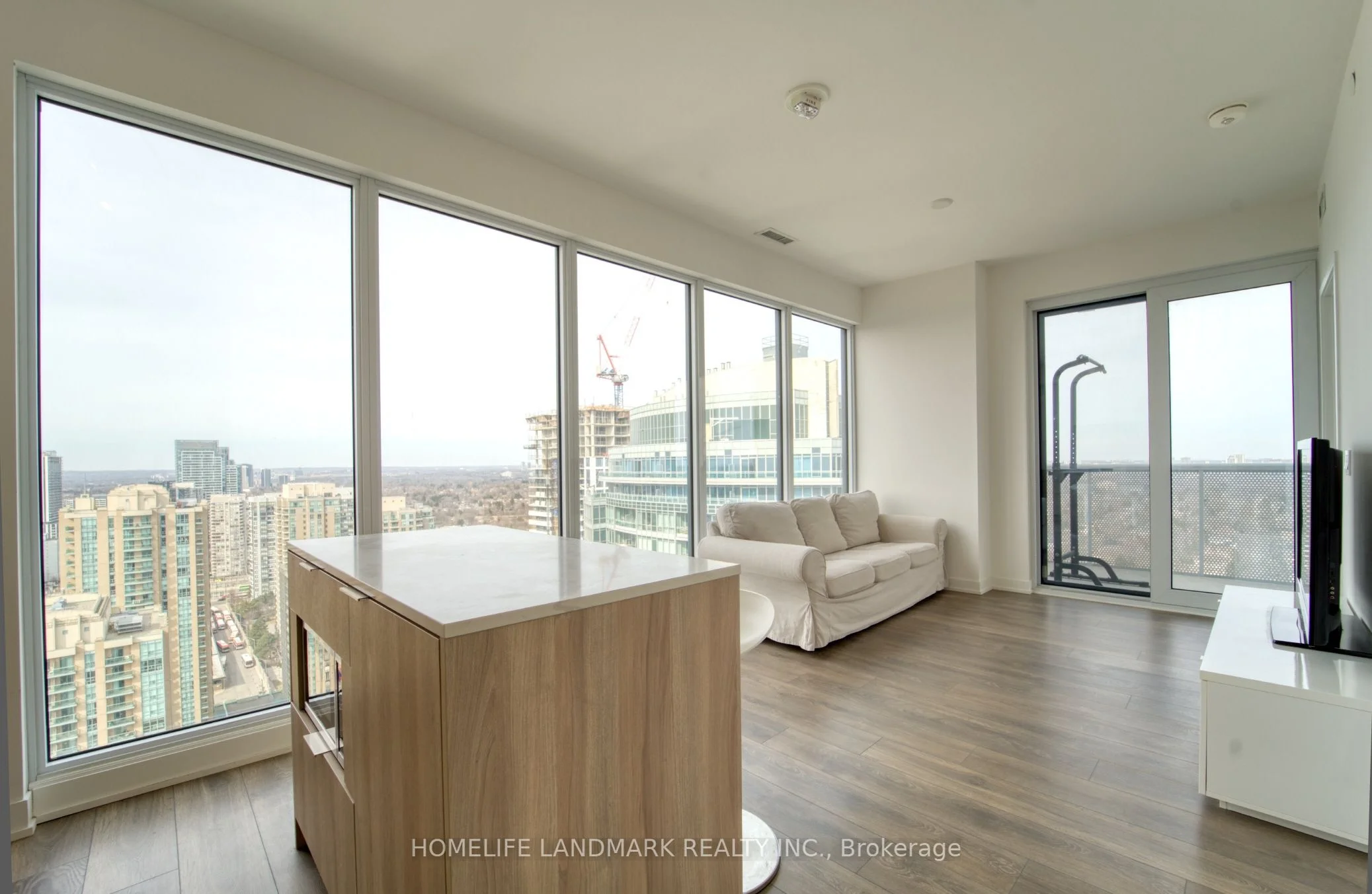 Condo Apartment in Toronto