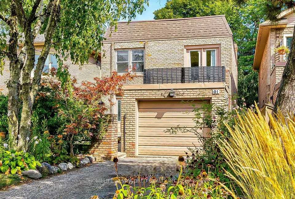 91 Elmsthorpe Avenue, Toronto C03, ON M5P 2L8
