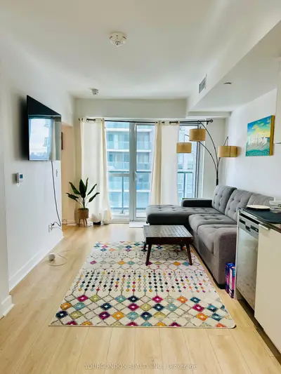 Condo Apartment in Toronto