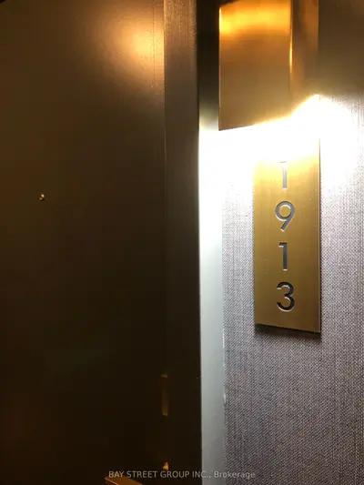50 Charles Street E 1913, Toronto C08, On M4y 1t1