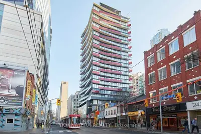 215 Queen Street W 2111, Toronto C01, On M5v 0p5