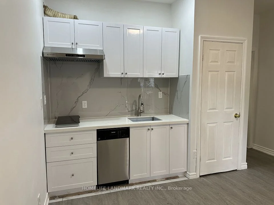 1244 College Street unit 4, Toronto C01, ON M6H 1C2