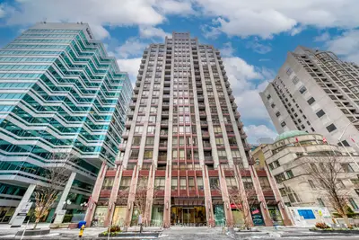 85 Bloor Street E 1201, Toronto C08, On M4w 1b4