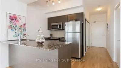 832 Bay Street 2303, Toronto C01, On M5s 1z6