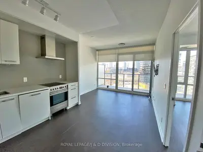 120 Bayview Avenue S811, Toronto C08, On M5a 0g4