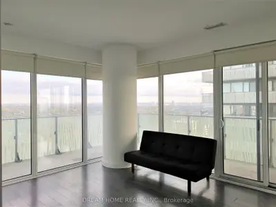 42 Charles Street E 3508, Toronto C08, On M4y 0b7