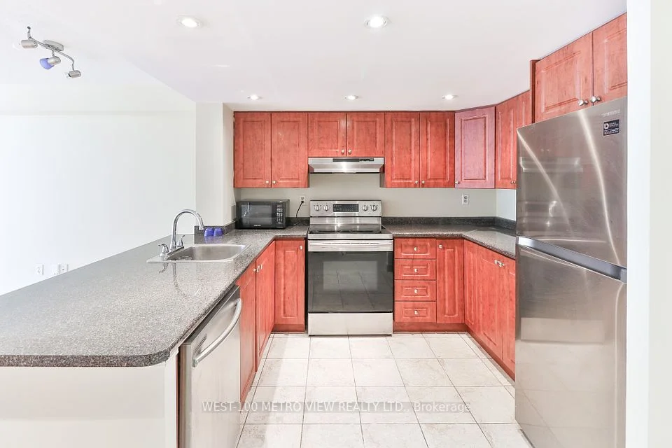 705 King Street W 814, Toronto C01, ON M5V 2W8
