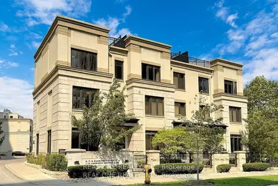 Condo Townhouse in Toronto