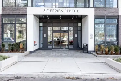 Condo Apartment in Toronto