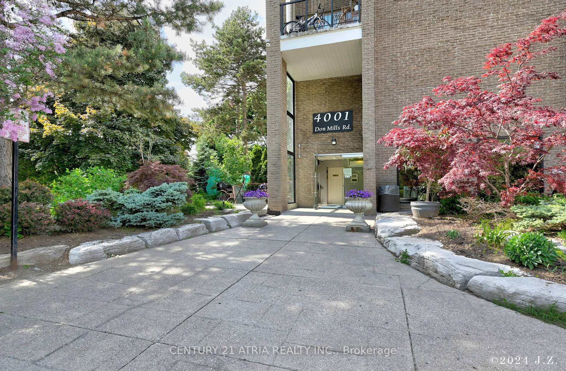 4001 Don Mills Road 233, Toronto C15, ON M2H 3J8