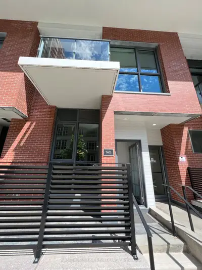 38 Iannuzzi Street Th02, Toronto C01, On M5v 0s2