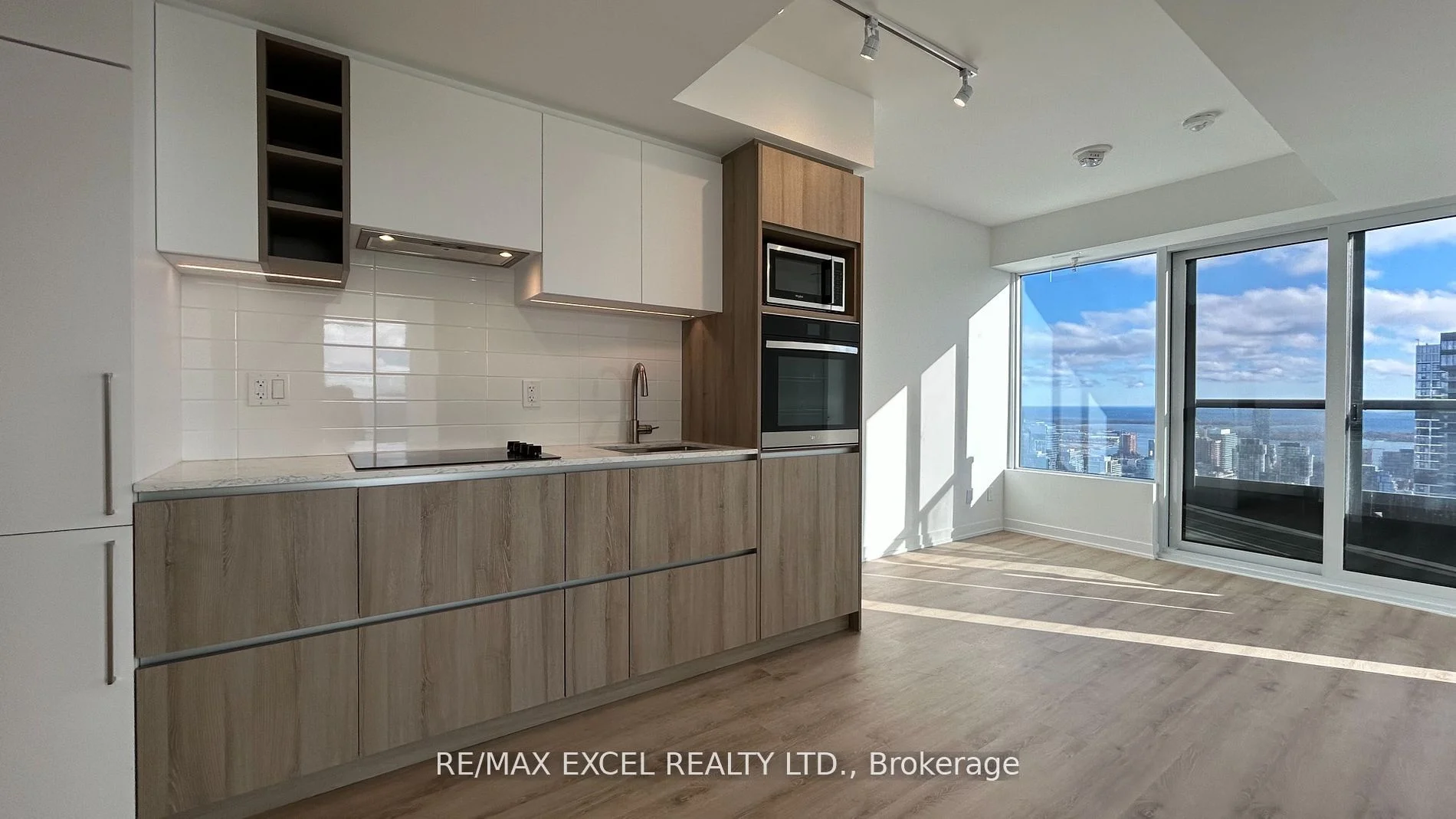 319 Jarvis Street 5002, Toronto C08, On M5b 0c8