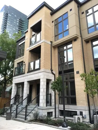 Condo Townhouse in Toronto