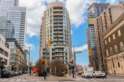 Condo Apartment in Toronto