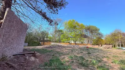 2527 Bayview Avenue, Toronto C12, On M2l 1n9