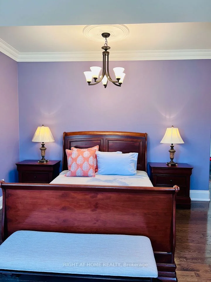 35 Glenborough Park Crescent Room 2, Toronto C07, ON M2R 2G4