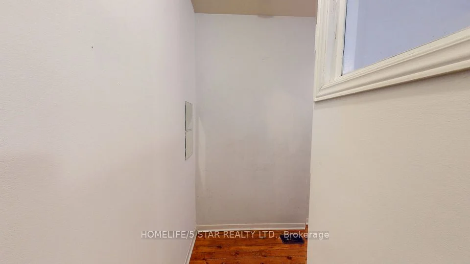 2 Bridgman Avenue Apt 1, Toronto C02, ON M5R 1X2