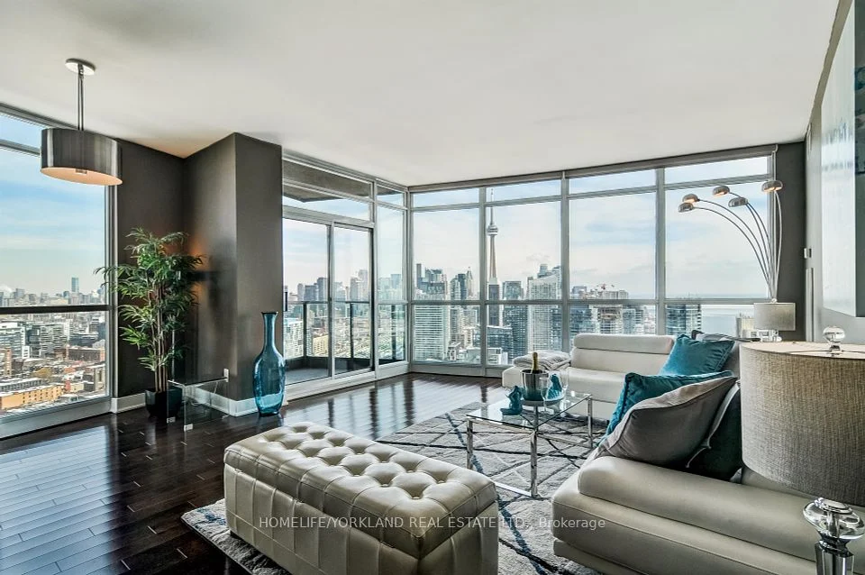 219 Fort York Boulevard 3702, Toronto C01, ON M5V 1B1