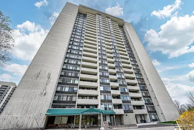 Co-op Apartment in Toronto