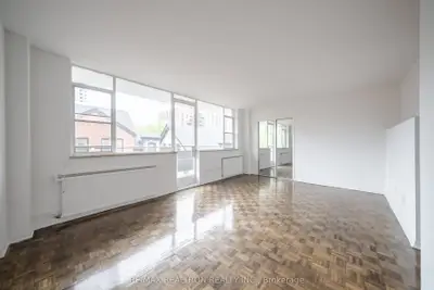 25 Bedford Road 405, Toronto C02, On M5r 2k1