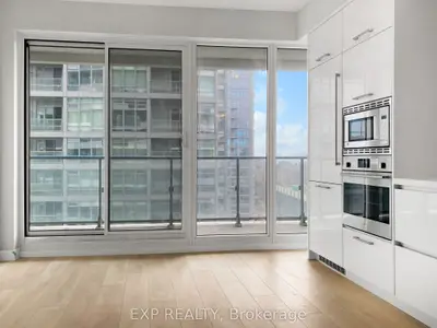 2221 Yonge Street 1906, Toronto C10, On M4s 2b4