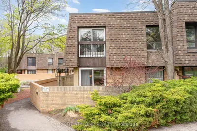 Condo Townhouse in Toronto